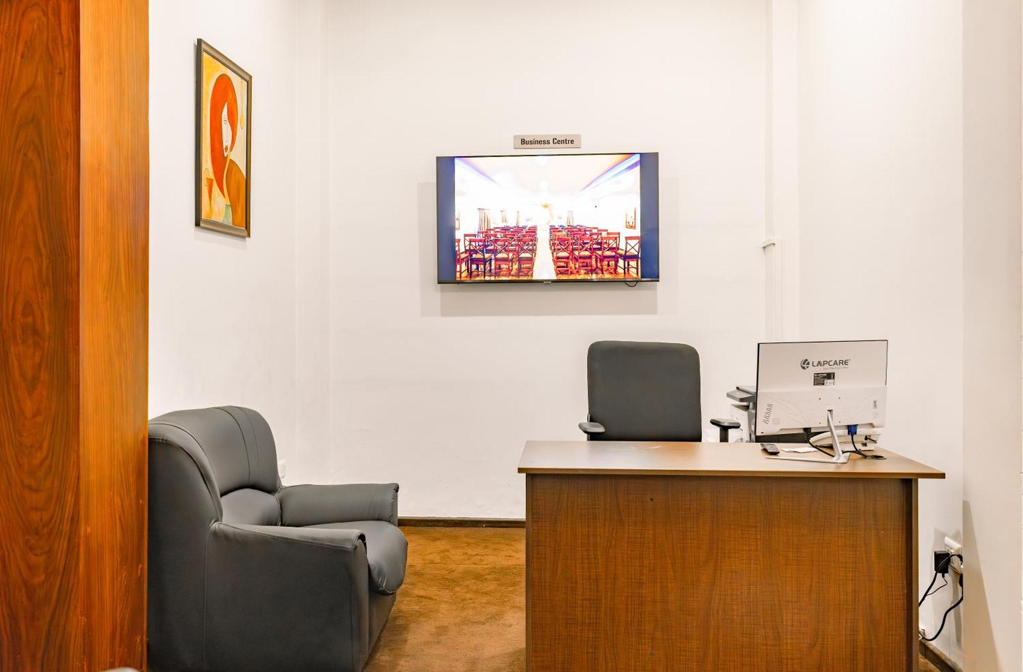 Hotel Narendra Central Muvattupuzha Bagian luar foto