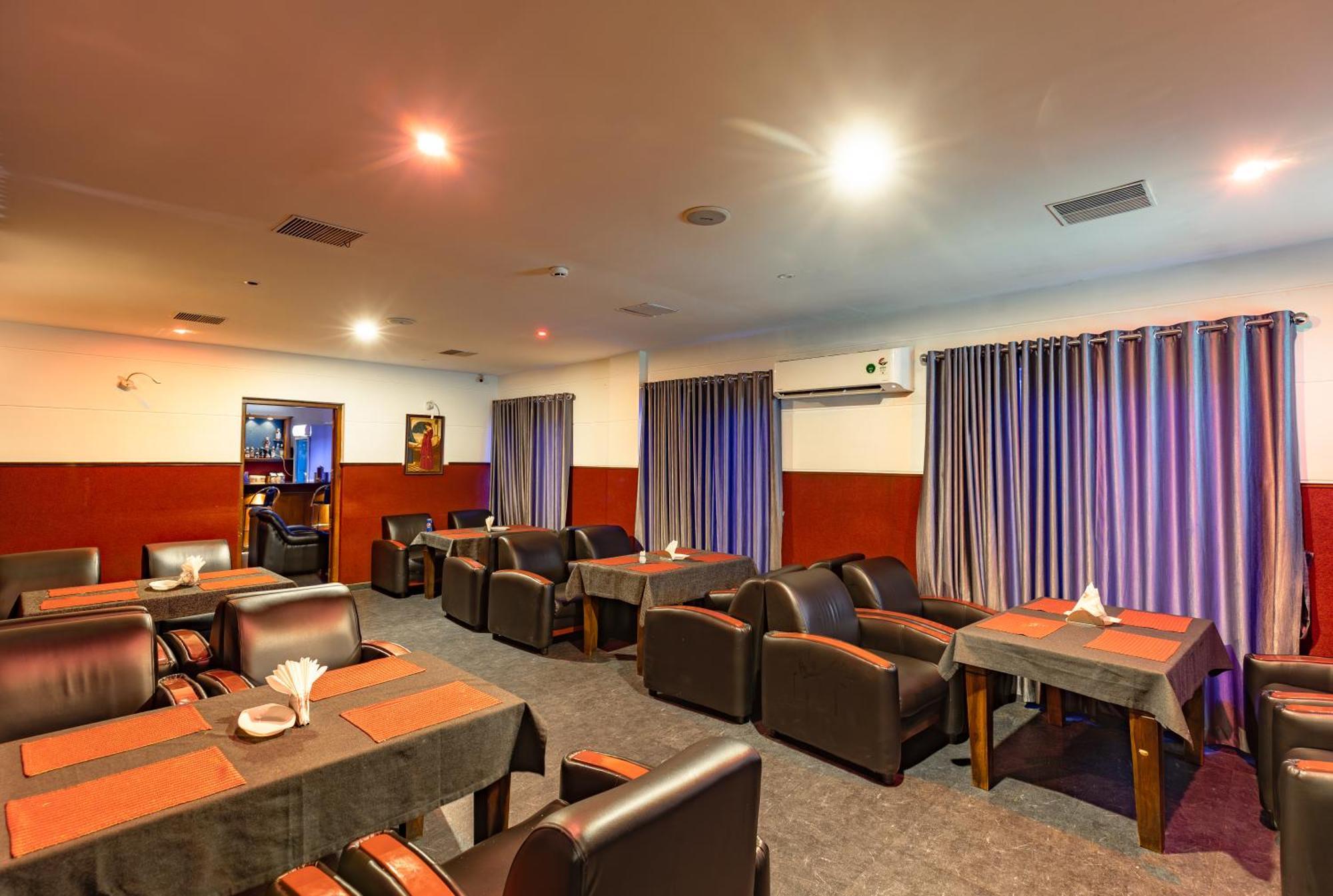 Hotel Narendra Central Muvattupuzha Bagian luar foto
